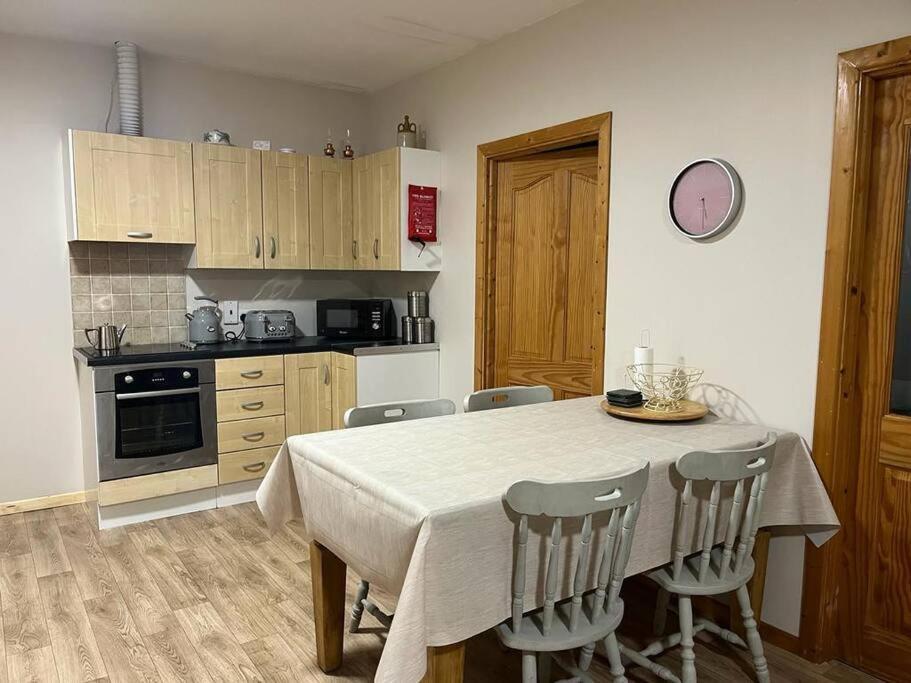 The Shed. Appartement Knockloghrim Buitenkant foto